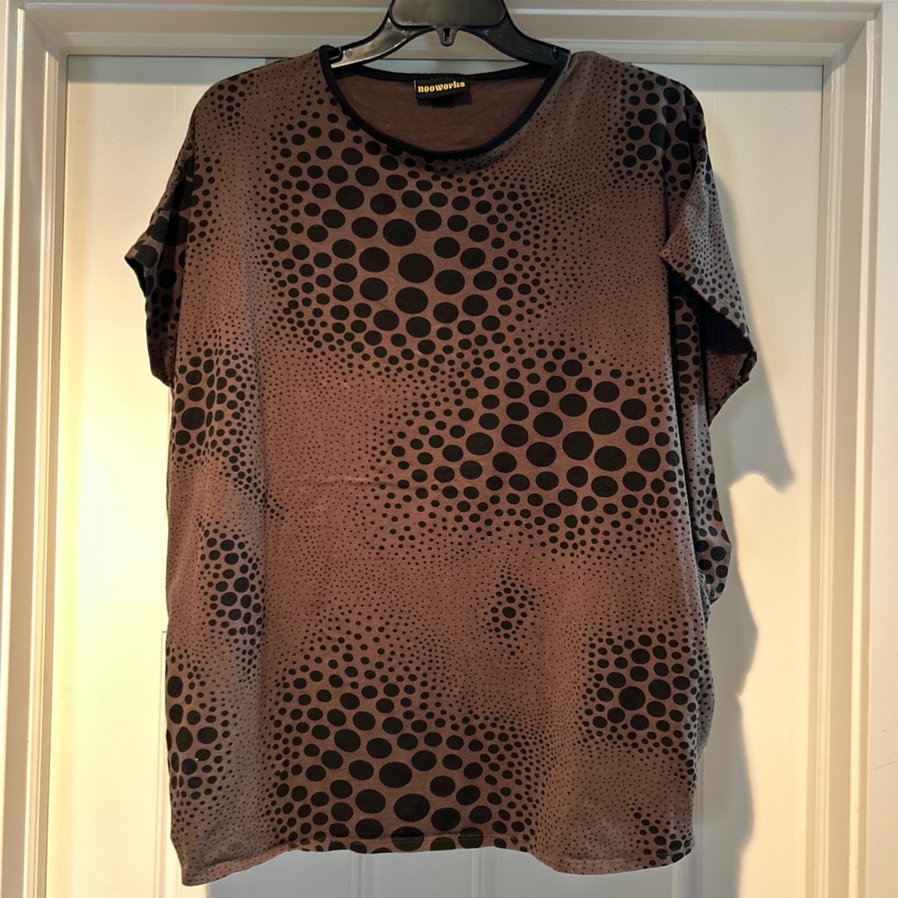 Nooworks Black and Gray Polka Dot Top - Picture 2 of 7